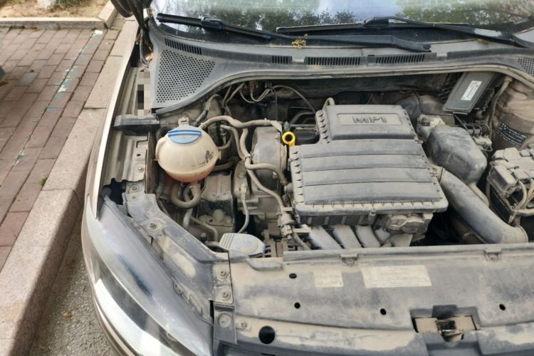 Used Volkswagen Jetta 2013 1.6L Manual Fashion Edition Engine Bay Right