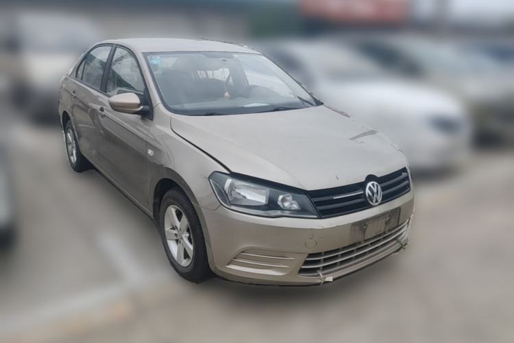 Used Volkswagen Jetta 2013 1.6L Manual Fashion Edition Front Right 45 Deg