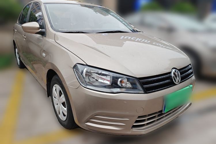 Used Volkswagen Jetta 2013 1.6L Manual Fashion Edition Front Right 45 Deg