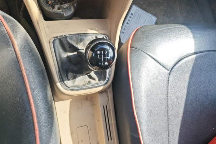 Used Volkswagen Jetta 2013 1.6L Manual Comfort Model Gear Lever