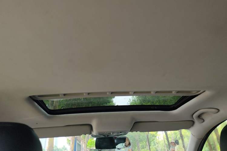Used Volkswagen Jetta 2013 1.6L Manual Comfort Model Headliner