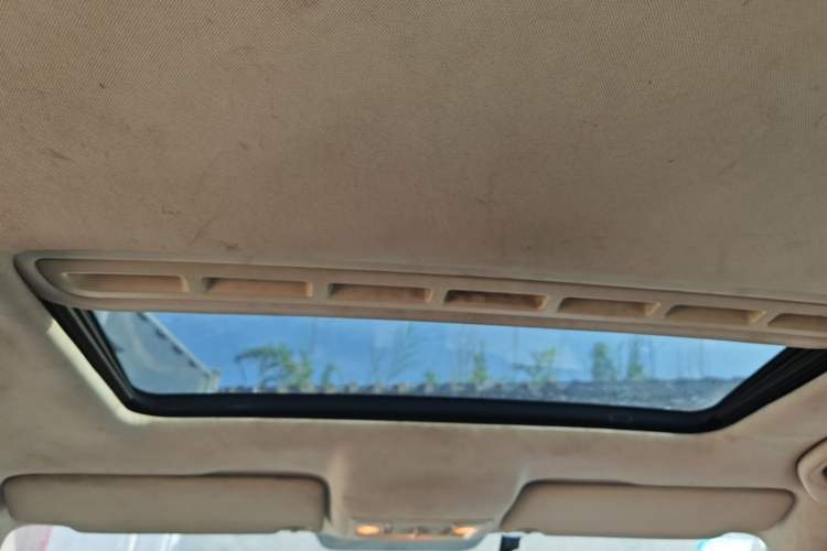 Used Volkswagen Jetta 2013 1.6L Manual Comfort Model Headliner