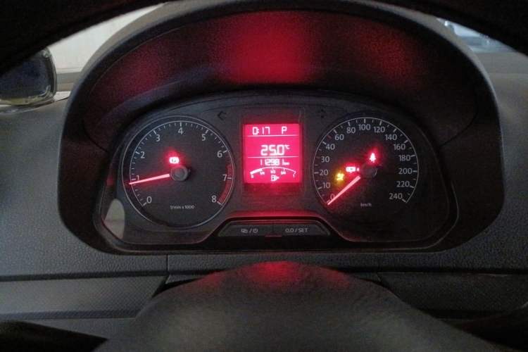 Used Volkswagen Jetta 2013 1.6L Automatic Fashion Model Instrument Cluster