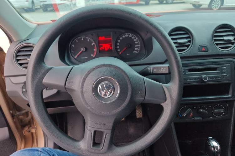 Used Volkswagen Jetta 2013 1.6L Automatic Fashion Model Interior 3