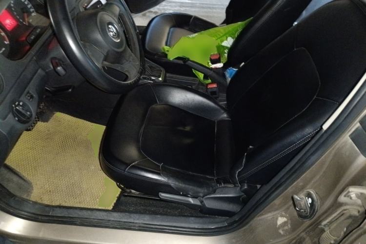 Used Volkswagen Jetta 2013 1.6L Automatic Fashion Model Left Front Seat
