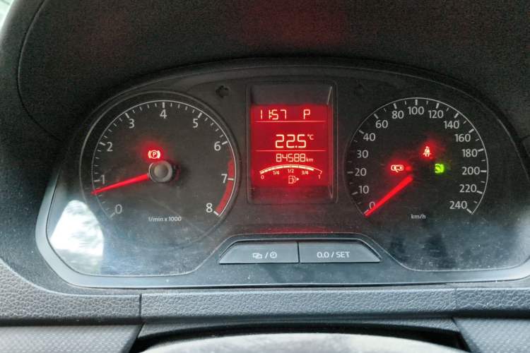 Used Volkswagen Jetta 2013 1.6L Automatic Fashion Model Odometer Close Up