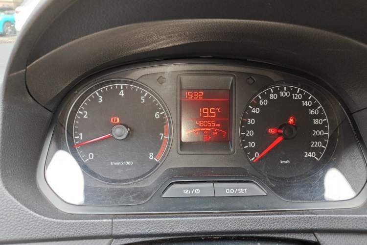 Used Volkswagen Jetta 2013 1.6L Manual Fashion Edition Odometer Close Up