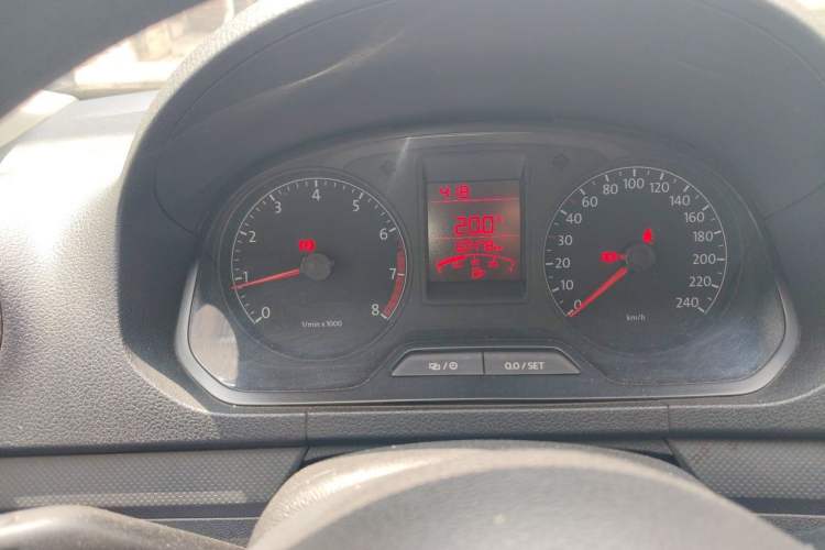 Used Volkswagen Jetta 2013 1.6L Manual Fashion Edition Odometer Close Up