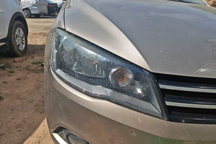 Used Volkswagen Jetta 2013 1.6L Manual Comfort Model Right Front Headlight