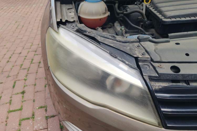 Used Volkswagen Jetta 2013 1.6L Manual Fashion Edition Right Front Headlight