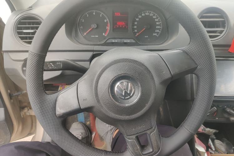 Used Volkswagen Jetta 2013 1.6L Manual Fashion Edition Steering Wheel