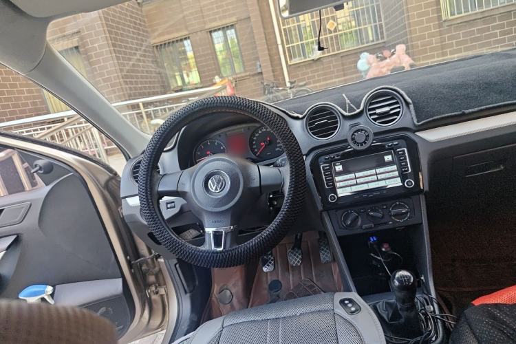 Used Volkswagen Jetta 2013 1.6L Manual Fashion Edition Steering Wheel
