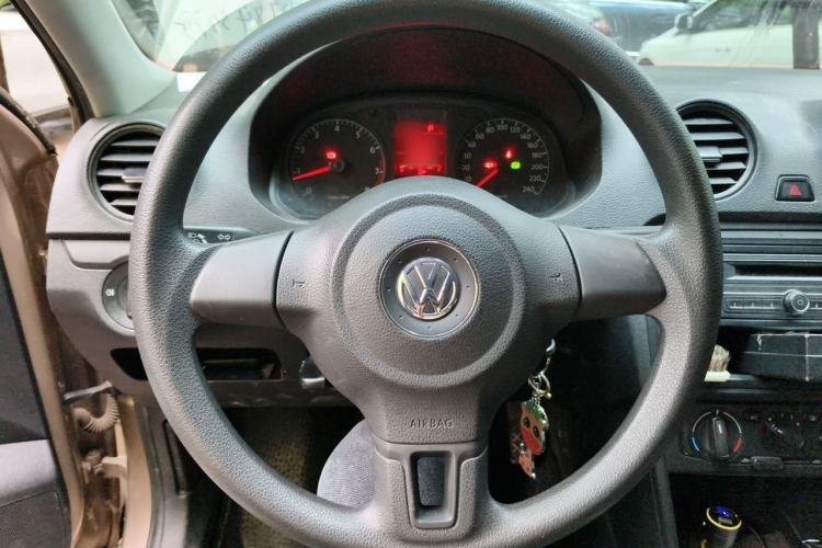 Used Volkswagen Jetta 2013 1.6L Automatic Fashion Model Steering Wheel