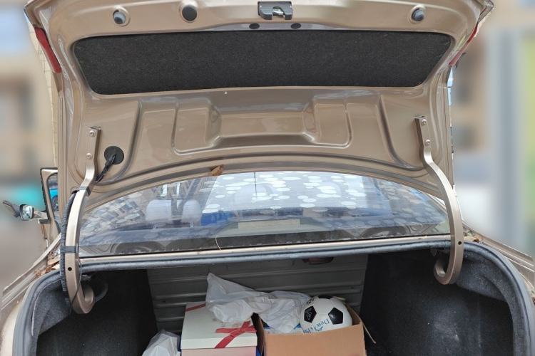 Used Volkswagen Jetta 2013 1.6L Manual Fashion Edition Trunk