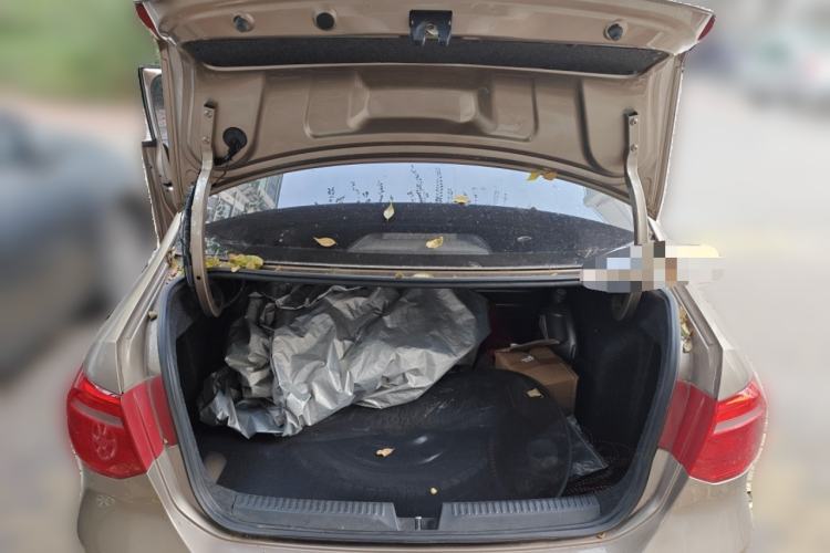 Used Volkswagen Jetta 2013 1.6L Manual Fashion Edition Trunk