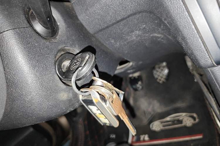 Used Volkswagen Jetta 2013 1.4L Manual Fashion Model Vehicle Key