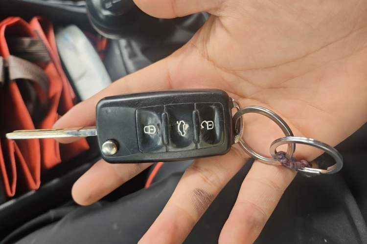Used Volkswagen Jetta 2013 1.6L Manual Fashion Edition Vehicle Key