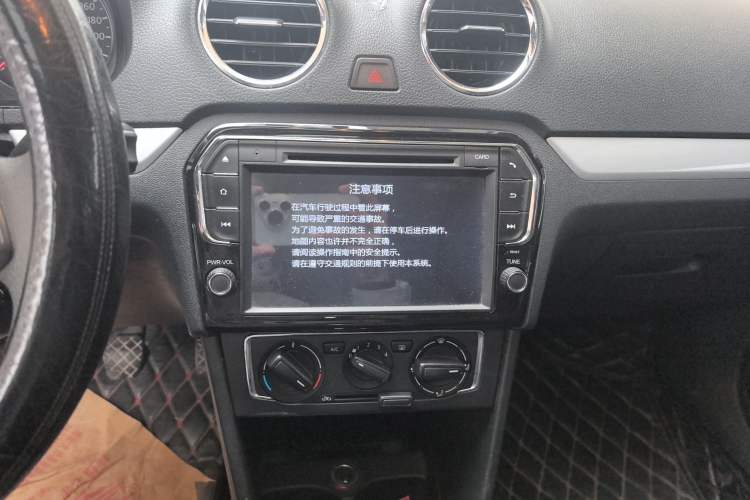Used Volkswagen Jetta 2015 Zhihui Edition 1.4L Manual Comfort Model Audio And AC Panel