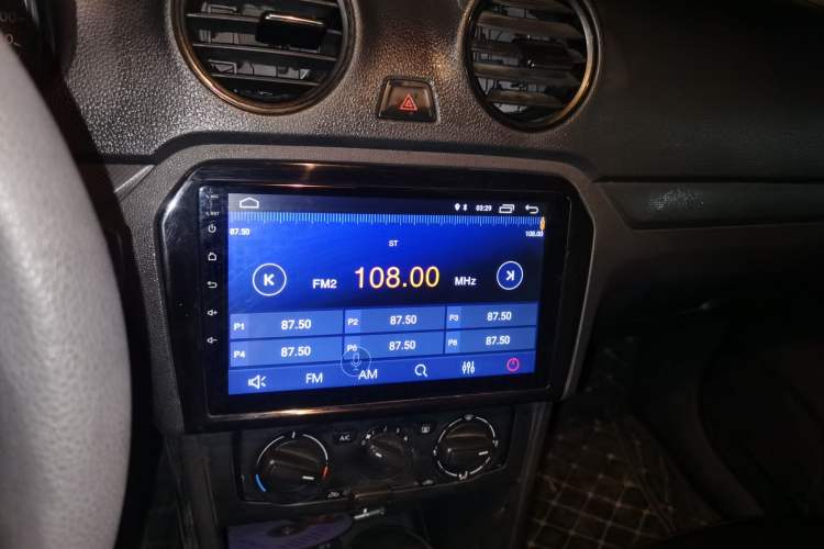 Used Volkswagen Jetta 2015 Value Edition 1.6L Manual Fashionable Style Audio And AC Panel