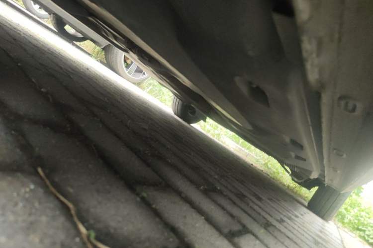 Used Volkswagen Jetta 2015 1.6L Automatic Fashion Model Chassis Front Left