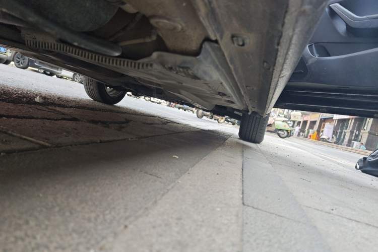 Used Volkswagen Jetta 2015 1.6L Manual Comfort Model Chassis Rear Right
