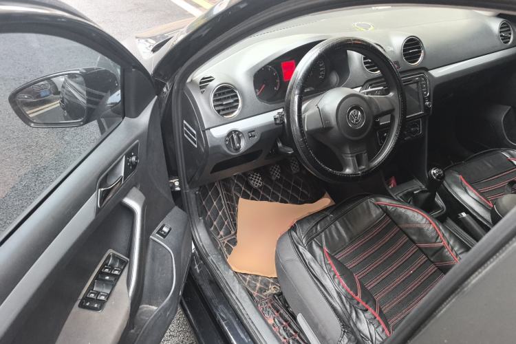Used Volkswagen Jetta 2015 Zhihui Edition 1.4L Manual Comfort Model Driver Seat
