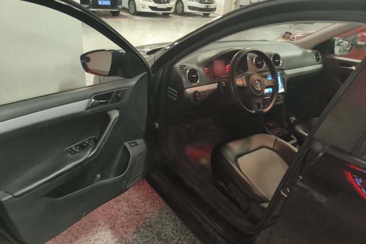 Used Volkswagen Jetta 2015 Zhuihui Edition 1.6L Manual Comfort Model Driver Seat