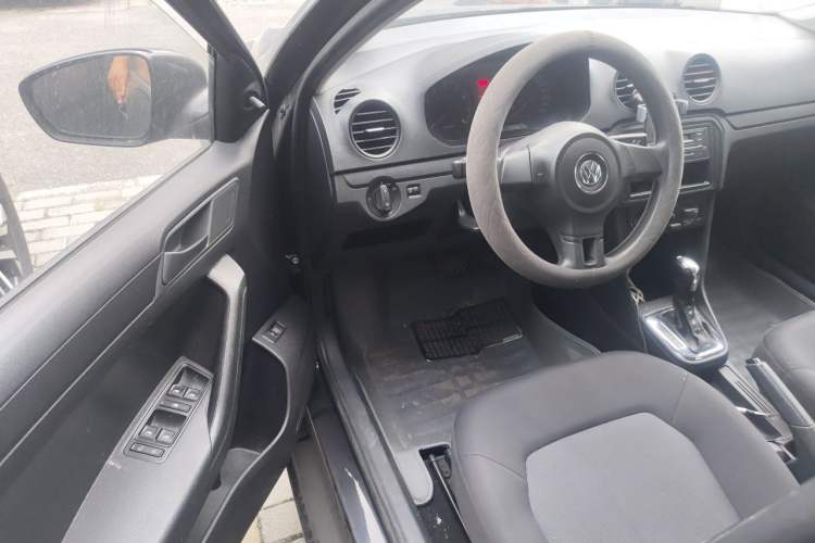 Used Volkswagen Jetta 2015 1.6L Automatic Fashion Model Driver Seat