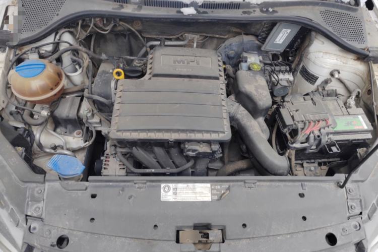 Used Volkswagen Jetta 2015 1.6L Manual Fashion Edition Engine Bay