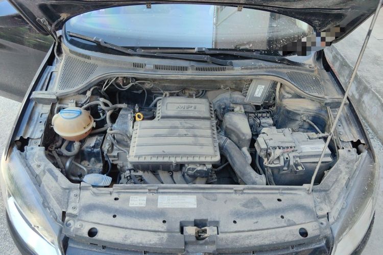Used Volkswagen Jetta 2015 Value Edition 1.6L Manual Fashionable Style Engine Bay