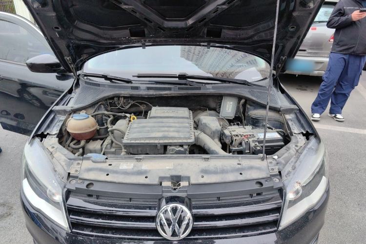 Used Volkswagen Jetta 2015 Value Edition 1.6L Manual Fashionable Style Engine Bay