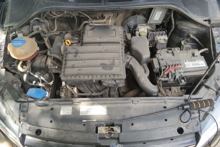 Used Volkswagen Jetta 2015 Zhihui Edition 1.4L Manual Comfort Model Engine Bay