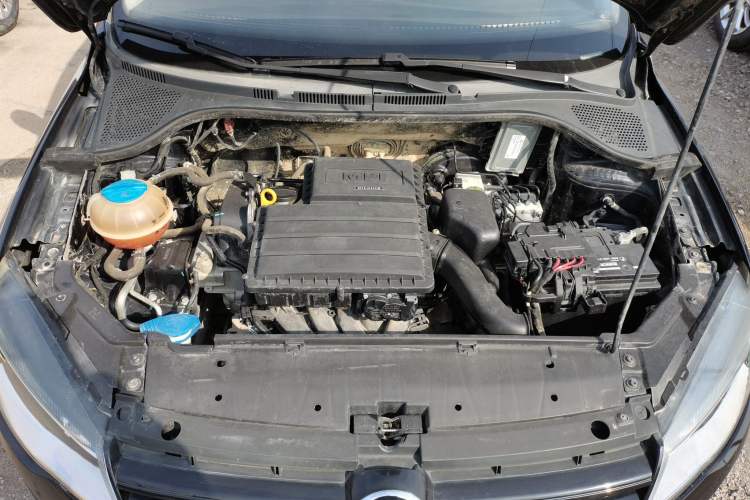 Used Volkswagen Jetta 2015 Value Edition 1.6L Manual Fashionable Style Engine Bay