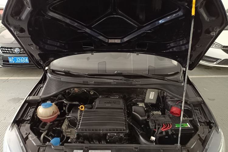 Used Volkswagen Jetta 2015 1.4L Manual Fashion Model Engine Bay