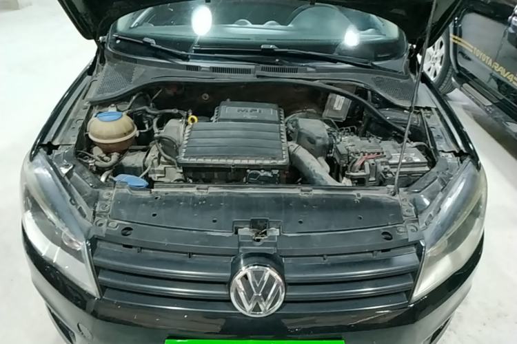 Used Volkswagen Jetta 2015 1.6L Manual Fashion Edition Engine Bay