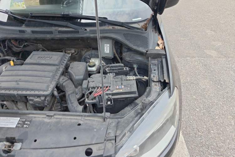 Used Volkswagen Jetta 2015 1.6L Automatic Comfort Model Engine Bay Left