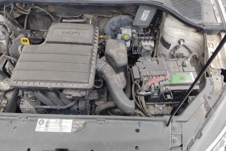 Used Volkswagen Jetta 2015 1.6L Manual Fashion Edition Engine Bay Left