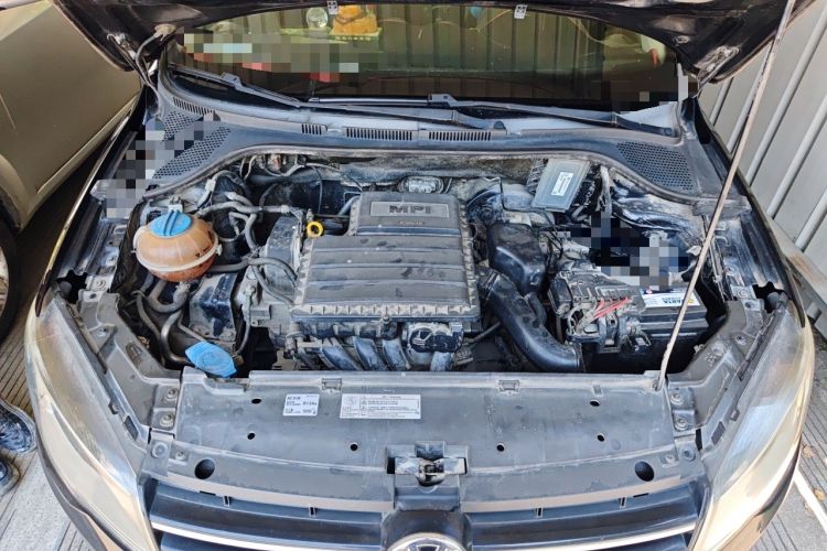 Used Volkswagen Jetta 2015 Zhuihui Edition 1.6L Manual Comfort Model Engine Bay