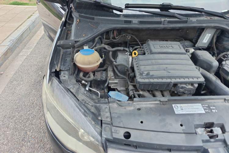 Used Volkswagen Jetta 2015 1.6L Automatic Comfort Model Engine Bay Right