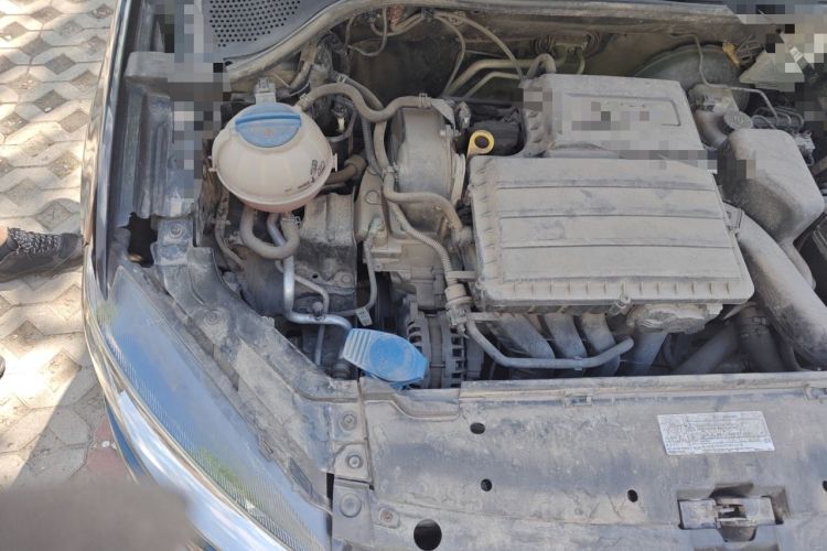 Used Volkswagen Jetta 2015 1.6L Automatic Fashion Model Engine Bay Right