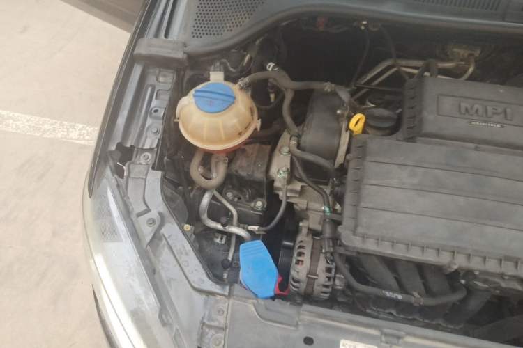 Used Volkswagen Jetta 2015 1.4L Manual Fashion Model Engine Bay Right