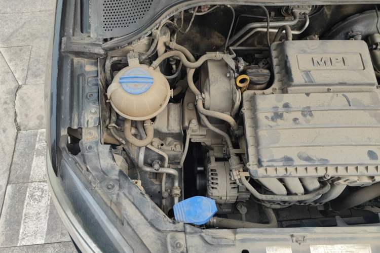 Used Volkswagen Jetta 2015 Value Edition 1.6L Manual Fashionable Style Engine Bay Right
