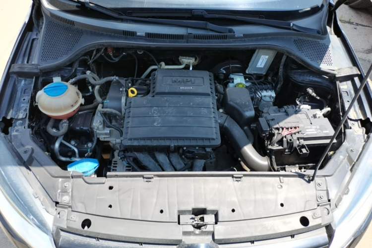 Used Volkswagen Jetta 2015 Value Edition 1.6L Manual Fashionable Style Engine Bay