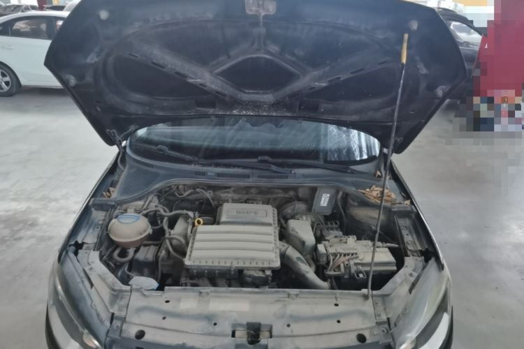 Used Volkswagen Jetta 2015 Value Edition 1.6L Manual Fashionable Style Engine Bay