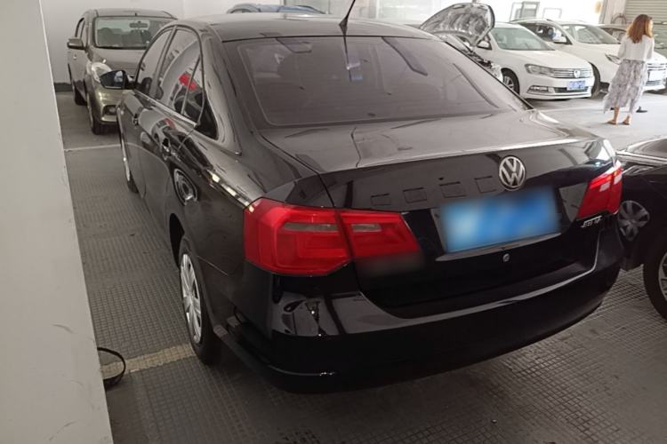 Used Volkswagen Jetta 2015 1.4L Manual Fashion Model Exterior 2