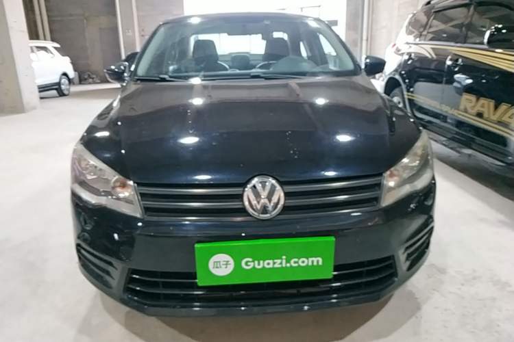Used Volkswagen Jetta 2015 1.6L Manual Fashion Edition Front