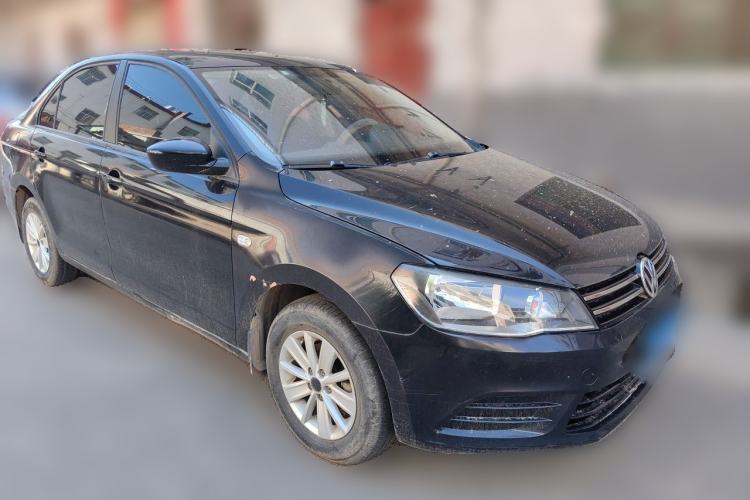 Used Volkswagen Jetta 2015 Value Edition 1.6L Manual Fashionable Style Front Right 45 Deg