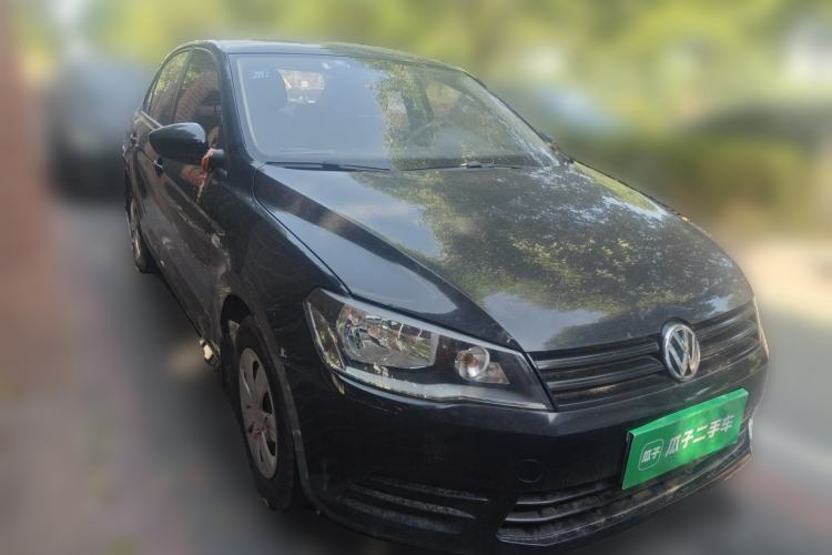 Used Volkswagen Jetta 2015 Value Edition 1.6L Manual Fashionable Style Front Right 45 Deg