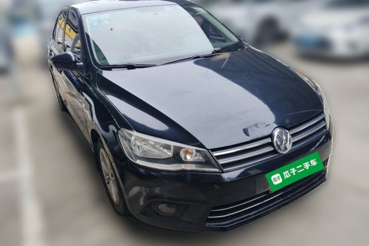 Used Volkswagen Jetta 2015 Value Edition 1.6L Automatic Comfort Version Front Right 45 Deg
