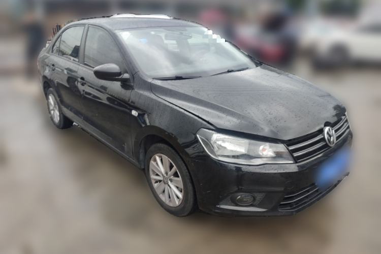 Used Volkswagen Jetta 2015 Value Edition 1.6L Automatic Comfort Version Front Right 45 Deg